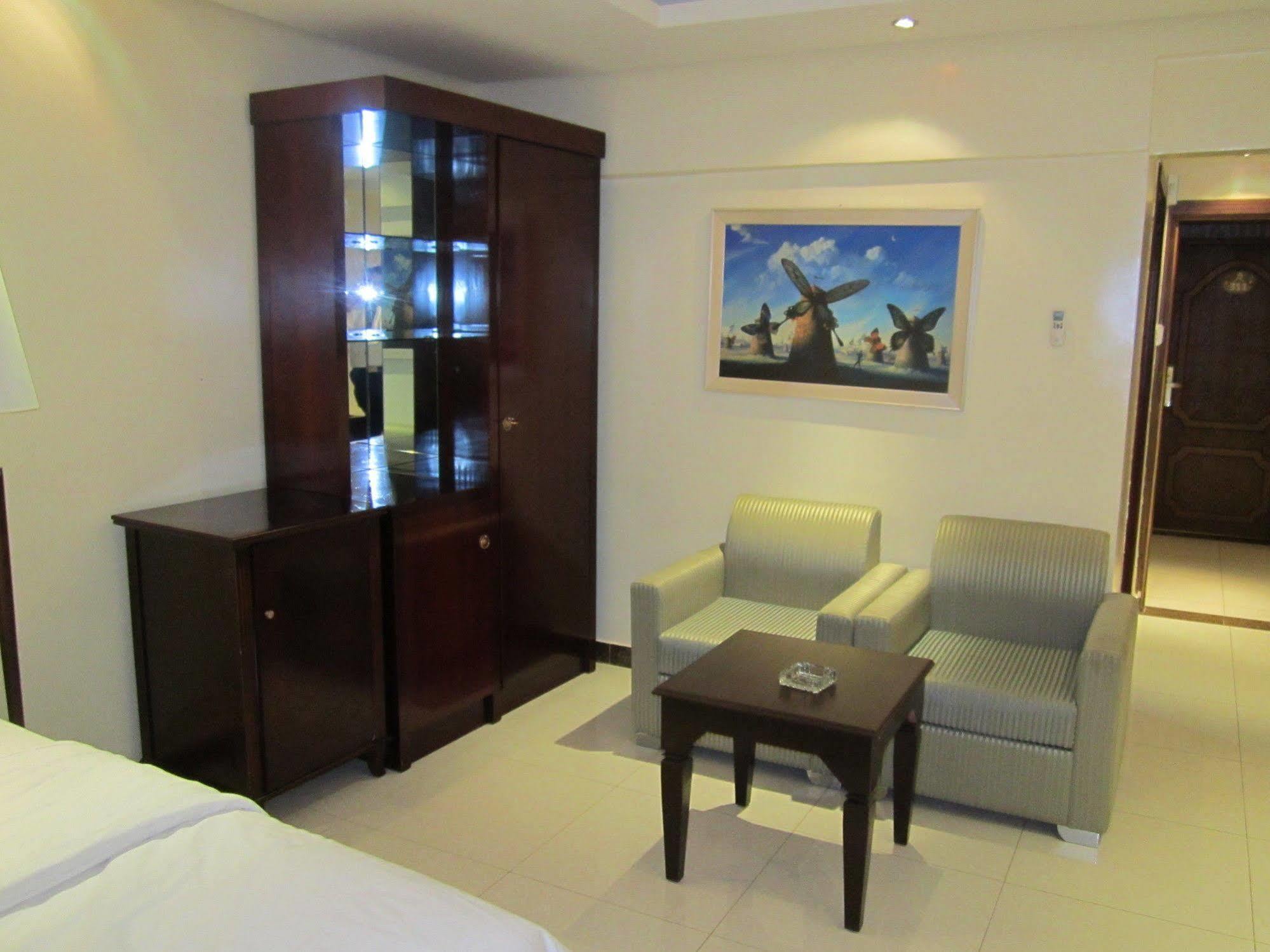 Al Salam Hotel Ar Riyad Esterno foto