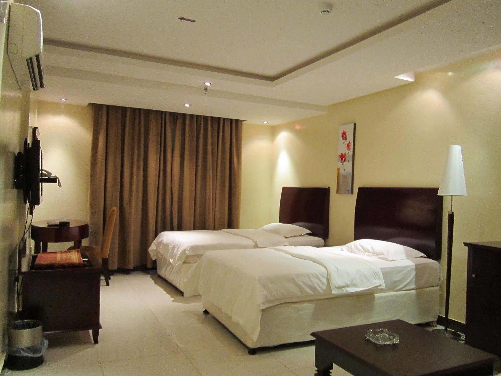 Al Salam Hotel Ar Riyad Esterno foto