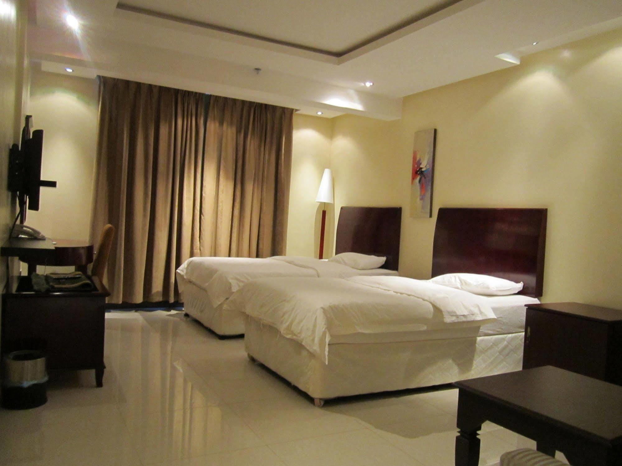 Al Salam Hotel Ar Riyad Esterno foto