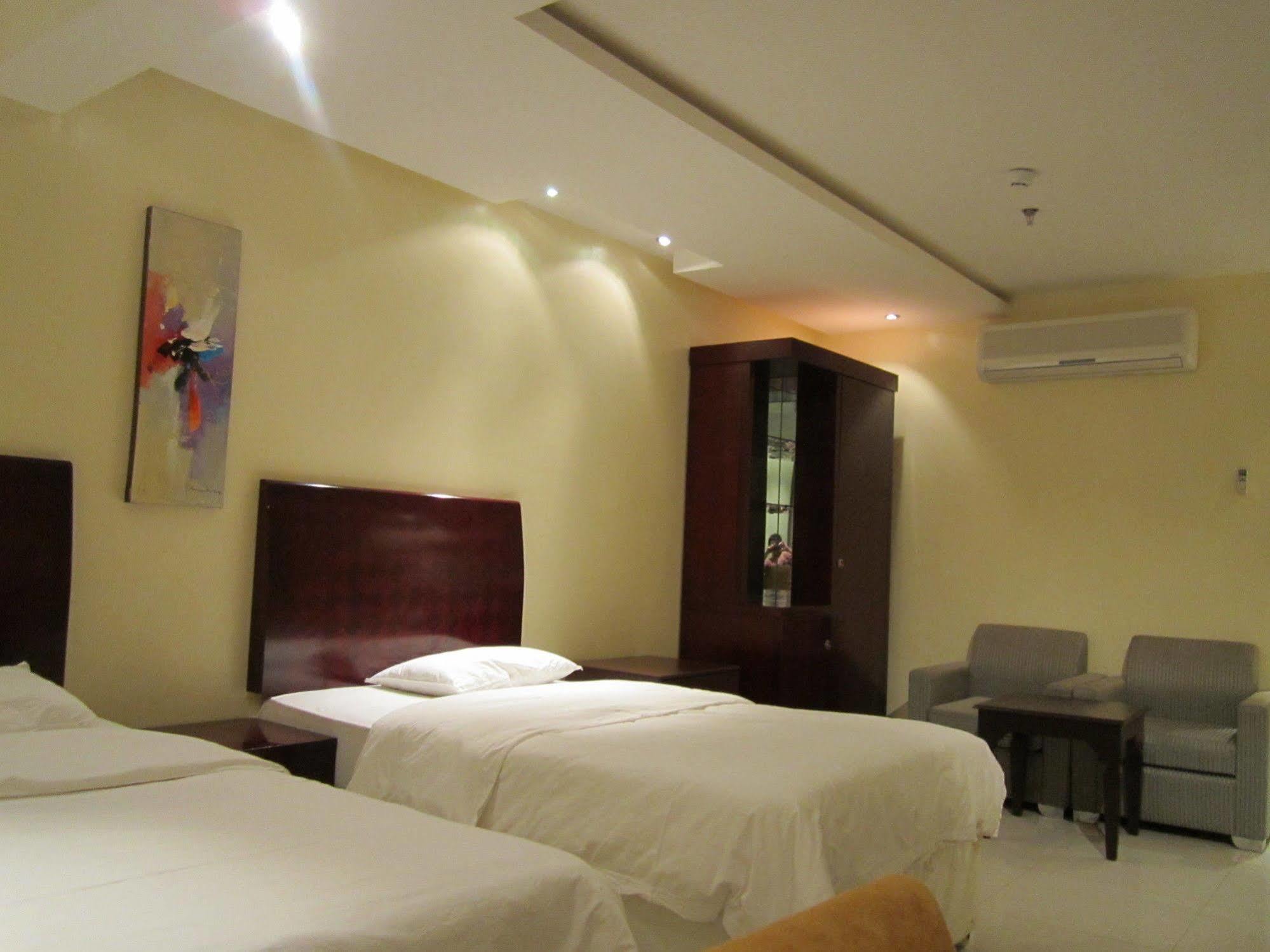Al Salam Hotel Ar Riyad Esterno foto