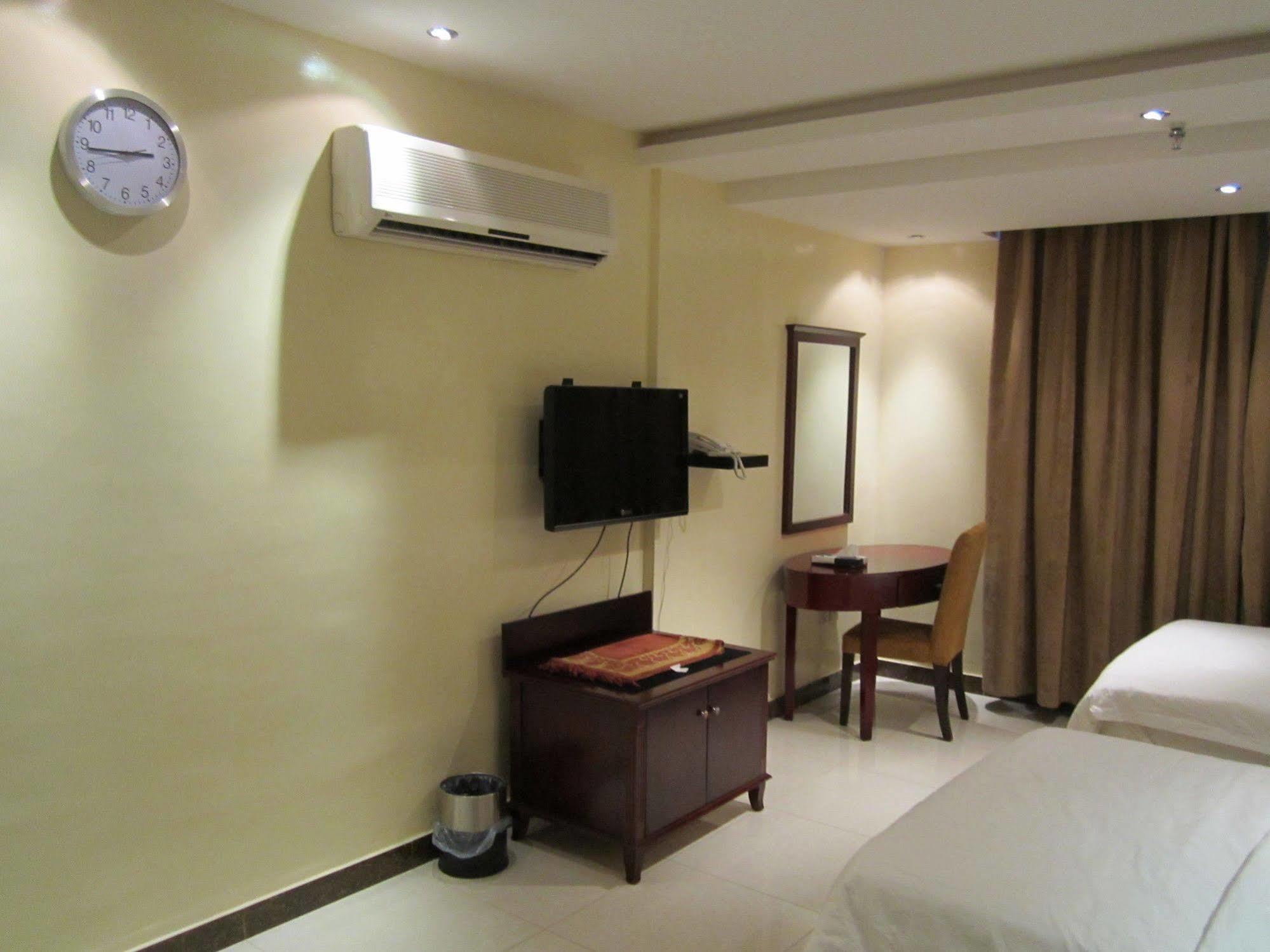 Al Salam Hotel Ar Riyad Esterno foto