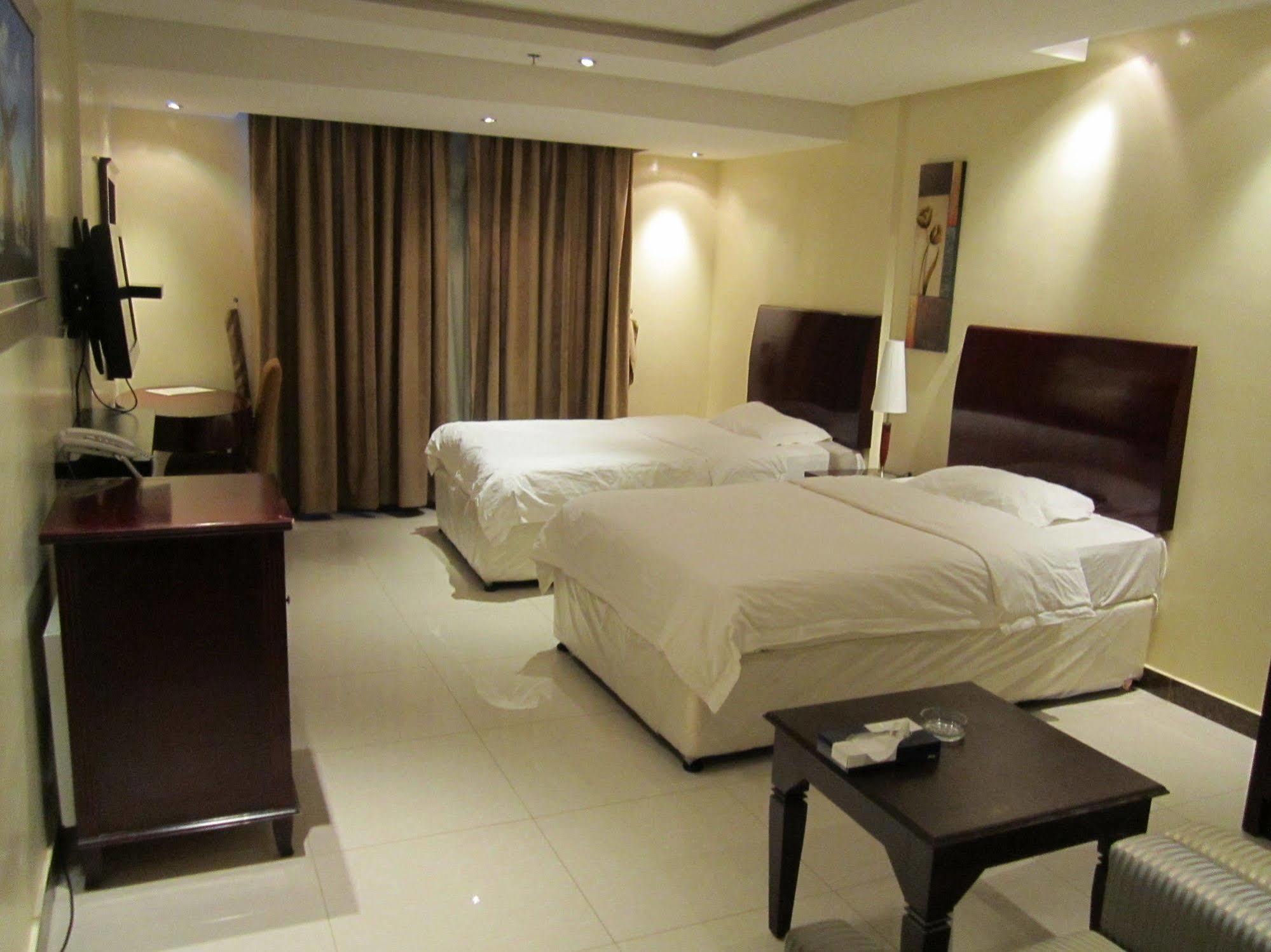 Al Salam Hotel Ar Riyad Esterno foto