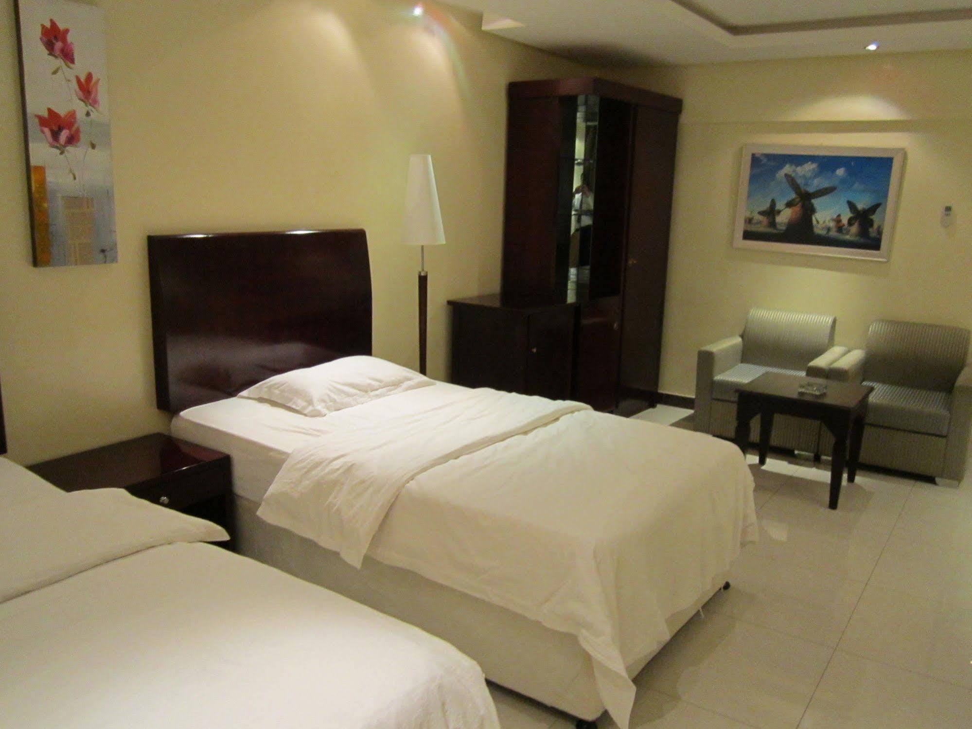 Al Salam Hotel Ar Riyad Esterno foto